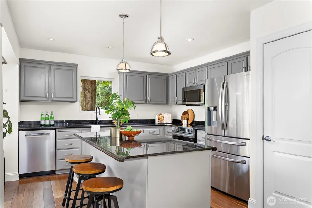 2035 West Lake Sammamish Parkway SE Bellevue, WA 98008
