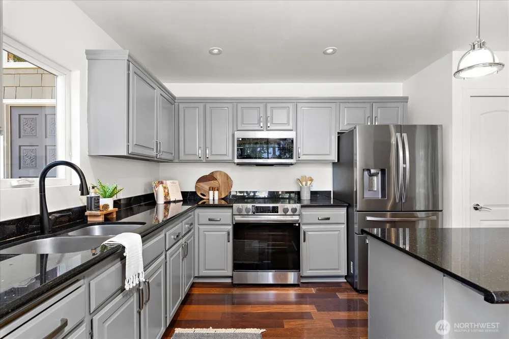 2035 West Lake Sammamish Parkway SE Bellevue, WA 98008