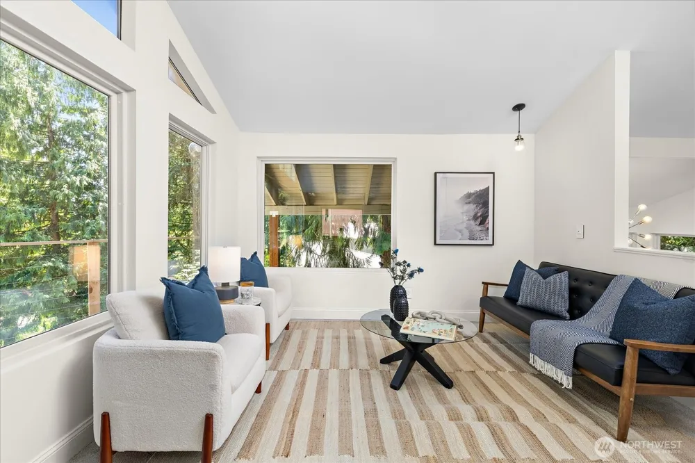 2035 West Lake Sammamish Parkway SE Bellevue, WA 98008