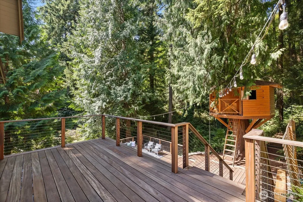 2035 West Lake Sammamish Parkway SE Bellevue, WA 98008