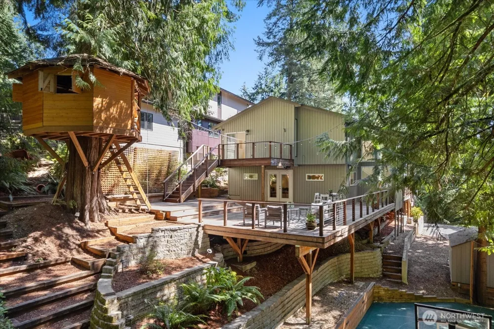 2035 West Lake Sammamish Parkway SE Bellevue, WA 98008
