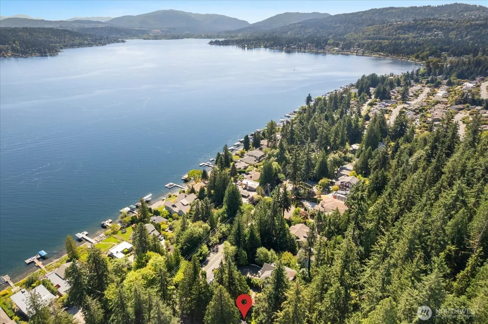 2035 West Lake Sammamish Parkway SE Bellevue, WA 98008