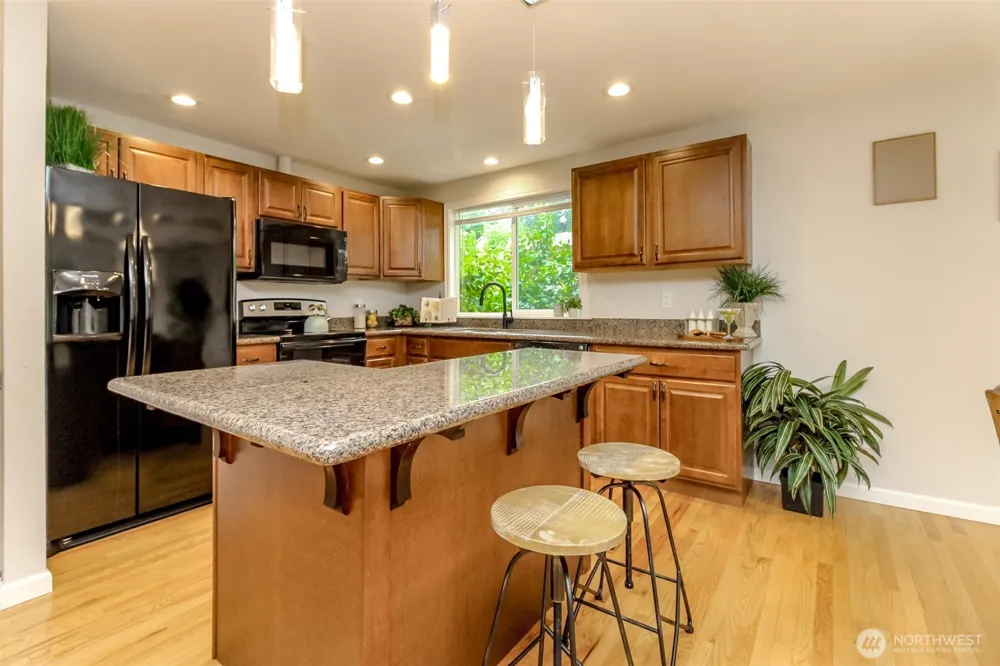 3716 SW 328th Place Federal Way, WA 98023