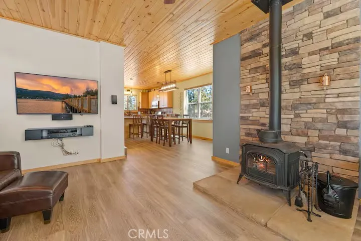 40272 Mahanoy Lane Big Bear Lake, CA 92315