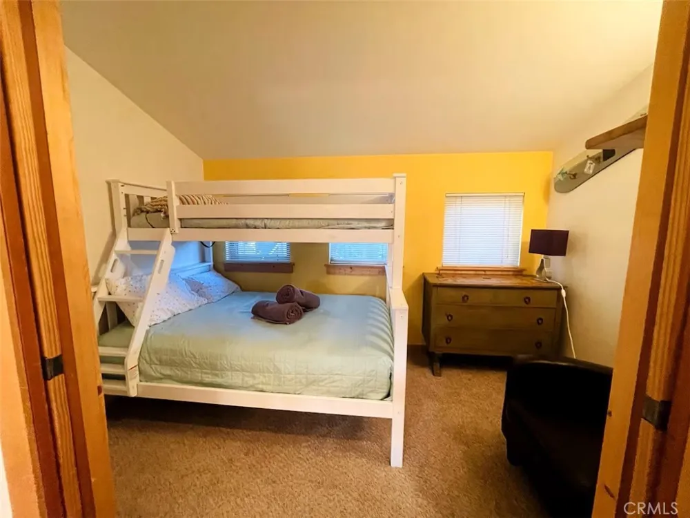 40272 Mahanoy Lane Big Bear Lake, CA 92315