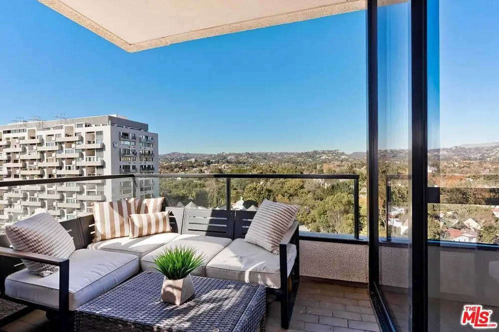 10350 Wilshire Boulevard #1102 Los Angeles, CA 90024
