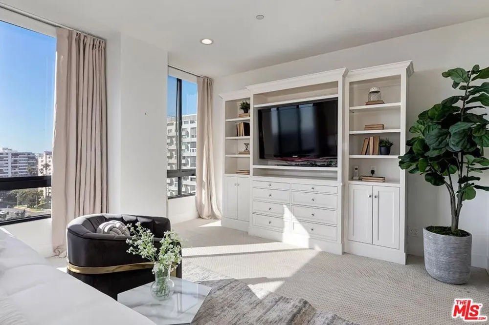 10350 Wilshire Boulevard #1102 Los Angeles, CA 90024