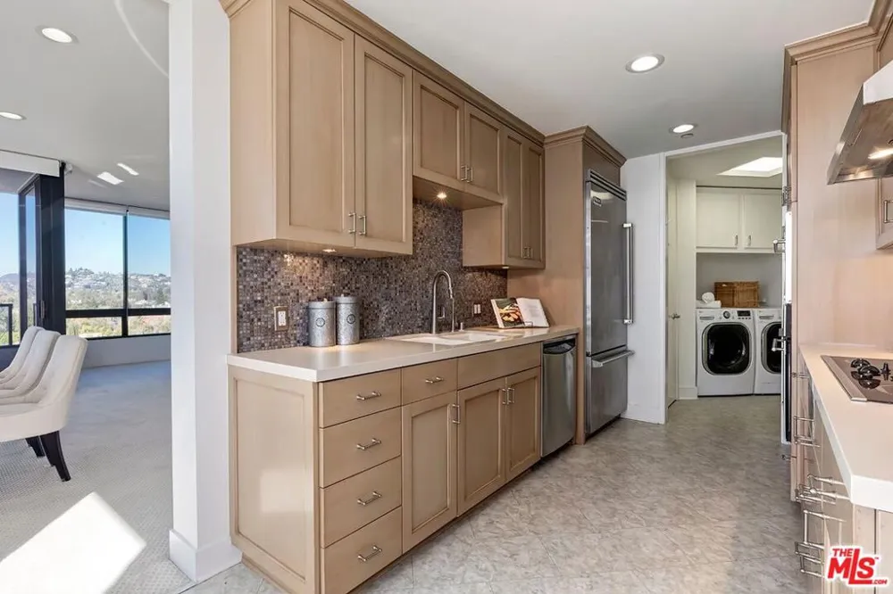 10350 Wilshire Boulevard #1102 Los Angeles, CA 90024