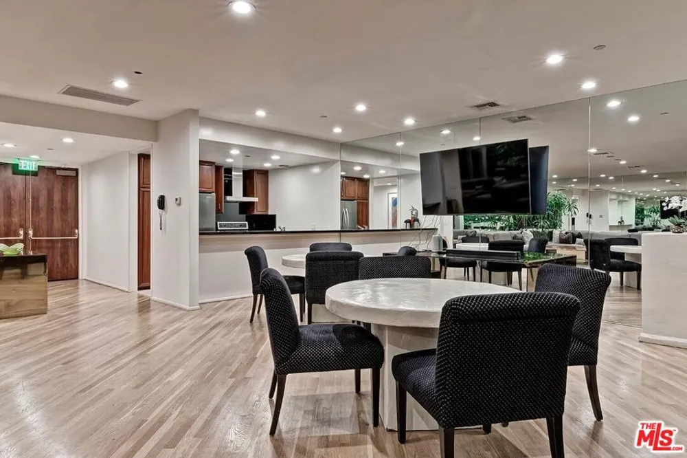 10350 Wilshire Boulevard #1102 Los Angeles, CA 90024