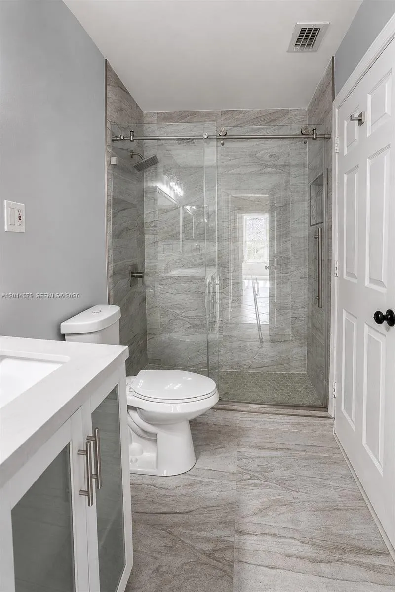 1101 NW 180th Ave Pembroke Pines, FL 33029