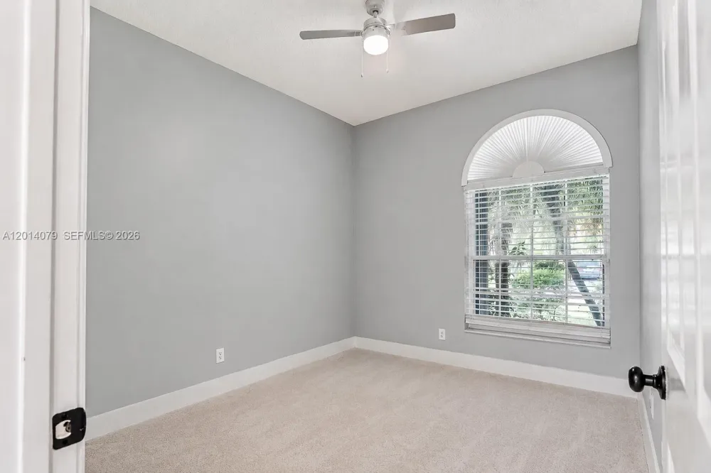 1101 NW 180th Ave Pembroke Pines, FL 33029