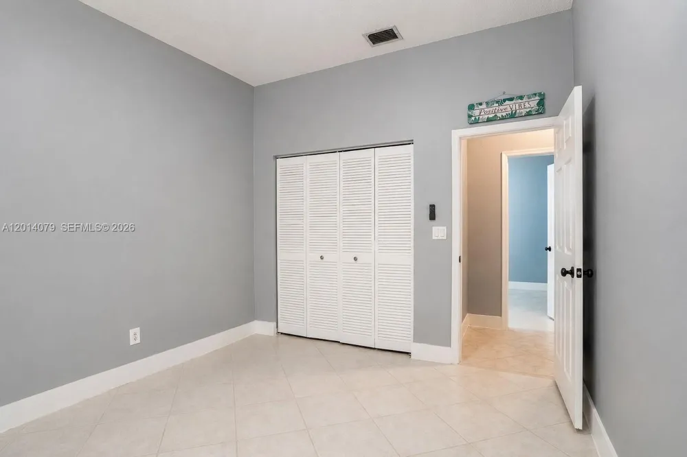 1101 NW 180th Ave Pembroke Pines, FL 33029
