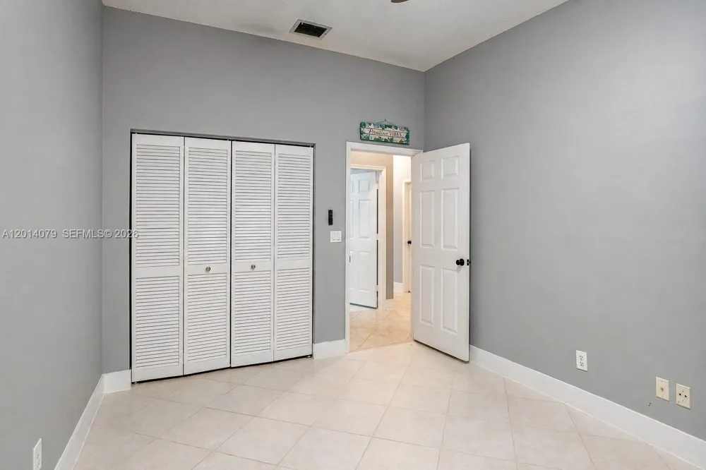 1101 NW 180th Ave Pembroke Pines, FL 33029