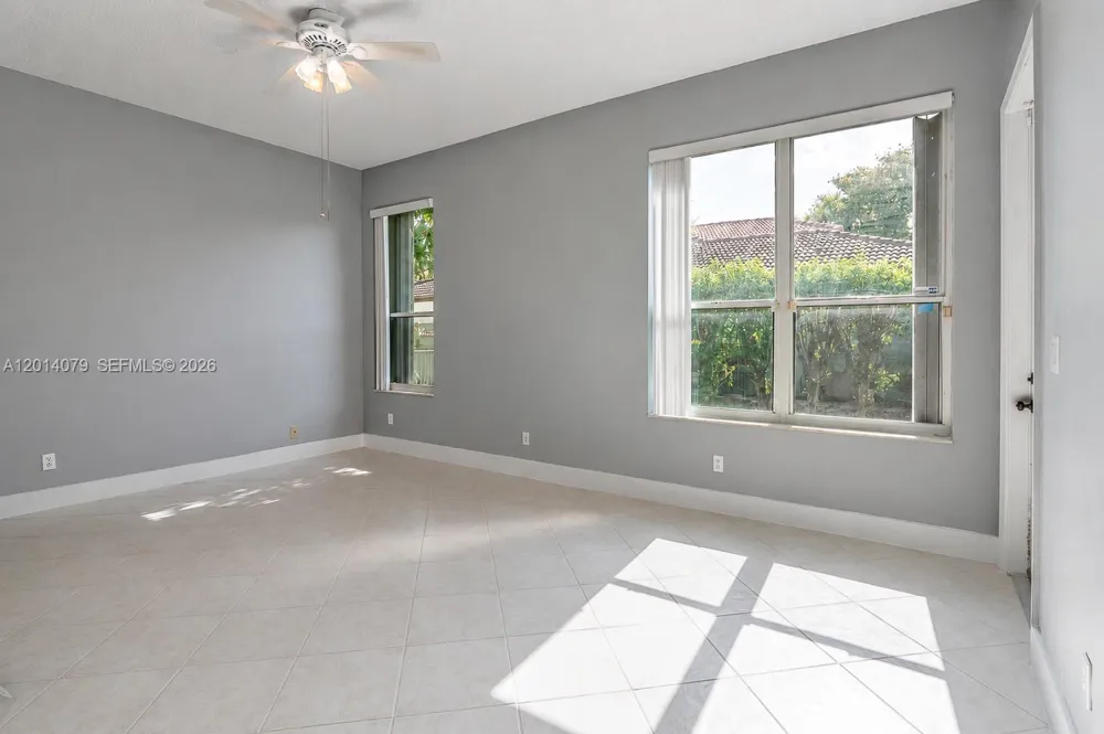 1101 NW 180th Ave Pembroke Pines, FL 33029