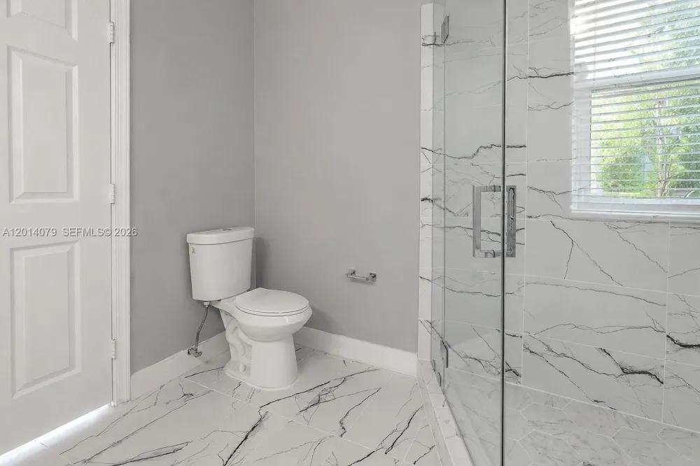 1101 NW 180th Ave Pembroke Pines, FL 33029