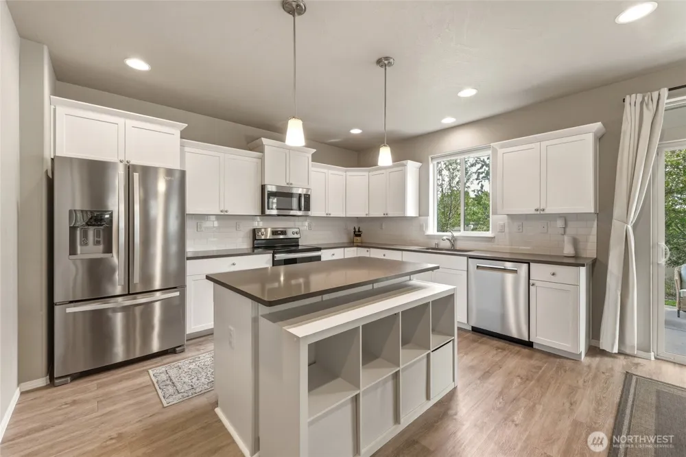 1103 SW Julia St College Place, WA 99324