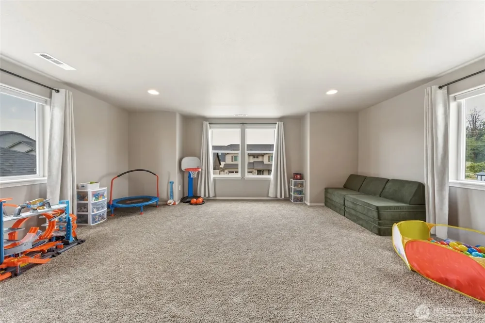 1103 SW Julia St College Place, WA 99324