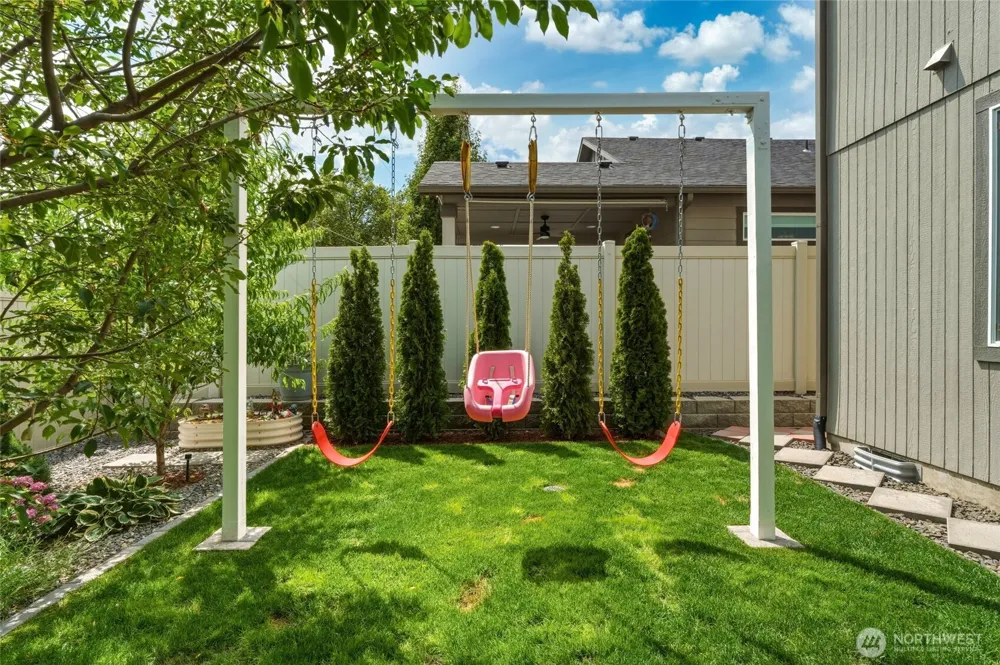 1103 SW Julia St College Place, WA 99324