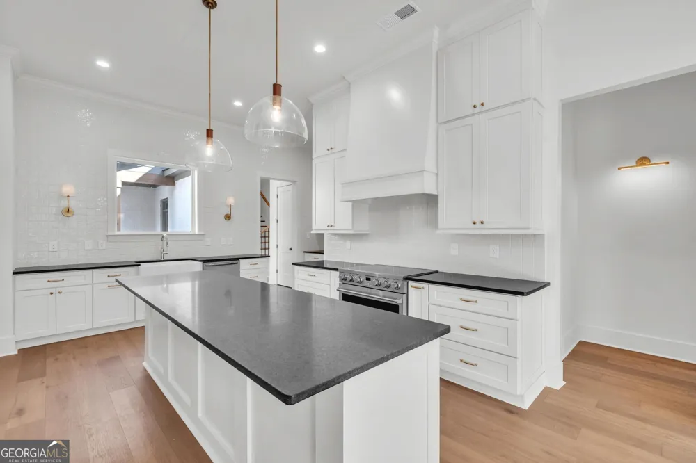 40 Laurel RDG Forsyth, GA 31029
