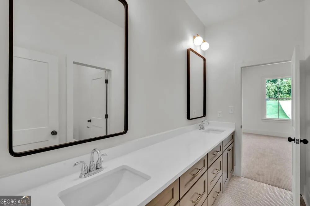 40 Laurel RDG Forsyth, GA 31029