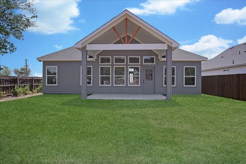 5629 Oak Grove Road Fort Worth, TX 76134