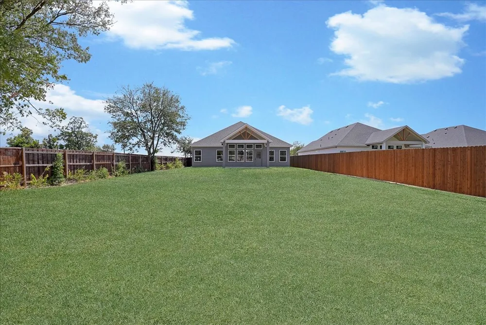 5629 Oak Grove Road Fort Worth, TX 76134