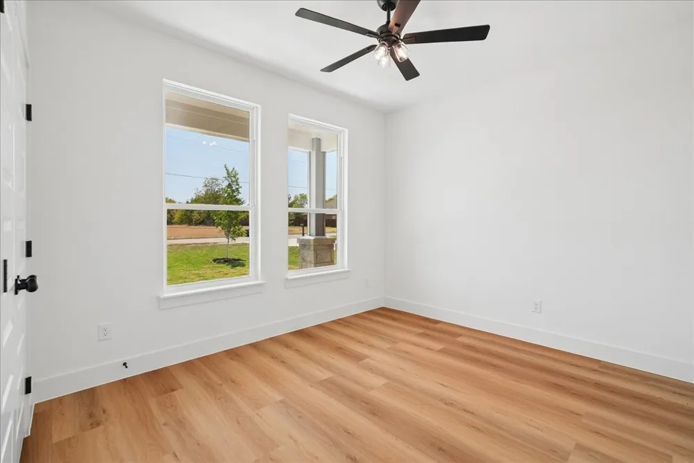5629 Oak Grove Road Fort Worth, TX 76134