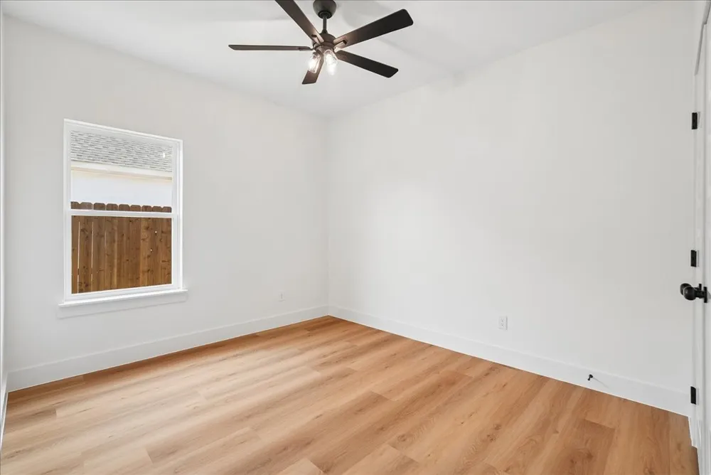 5629 Oak Grove Road Fort Worth, TX 76134