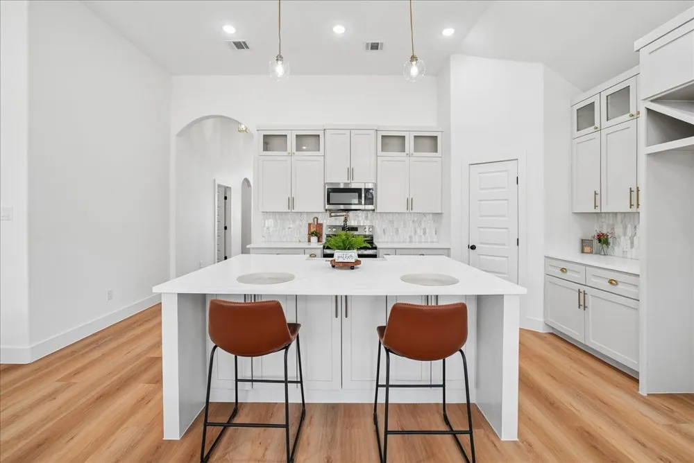 5629 Oak Grove Road Fort Worth, TX 76134