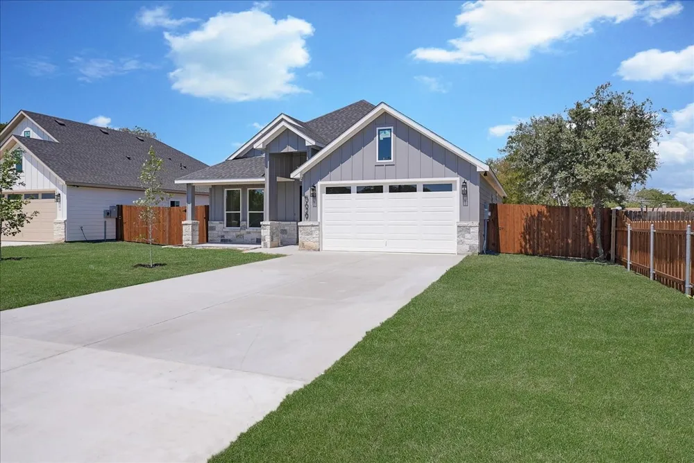 5629 Oak Grove Road Fort Worth, TX 76134