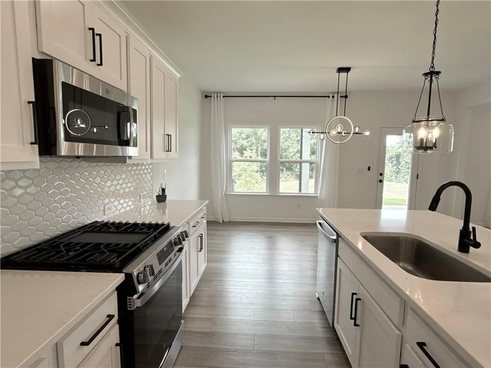 207 Foxhill Drive Dawsonville, GA 30534
