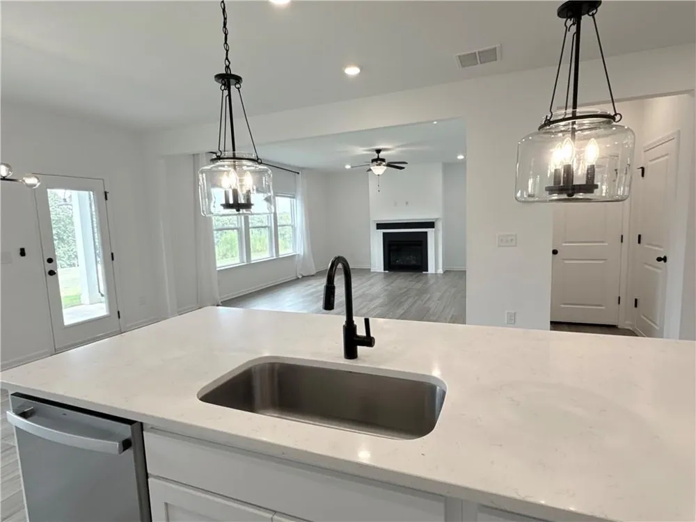 207 Foxhill Drive Dawsonville, GA 30534