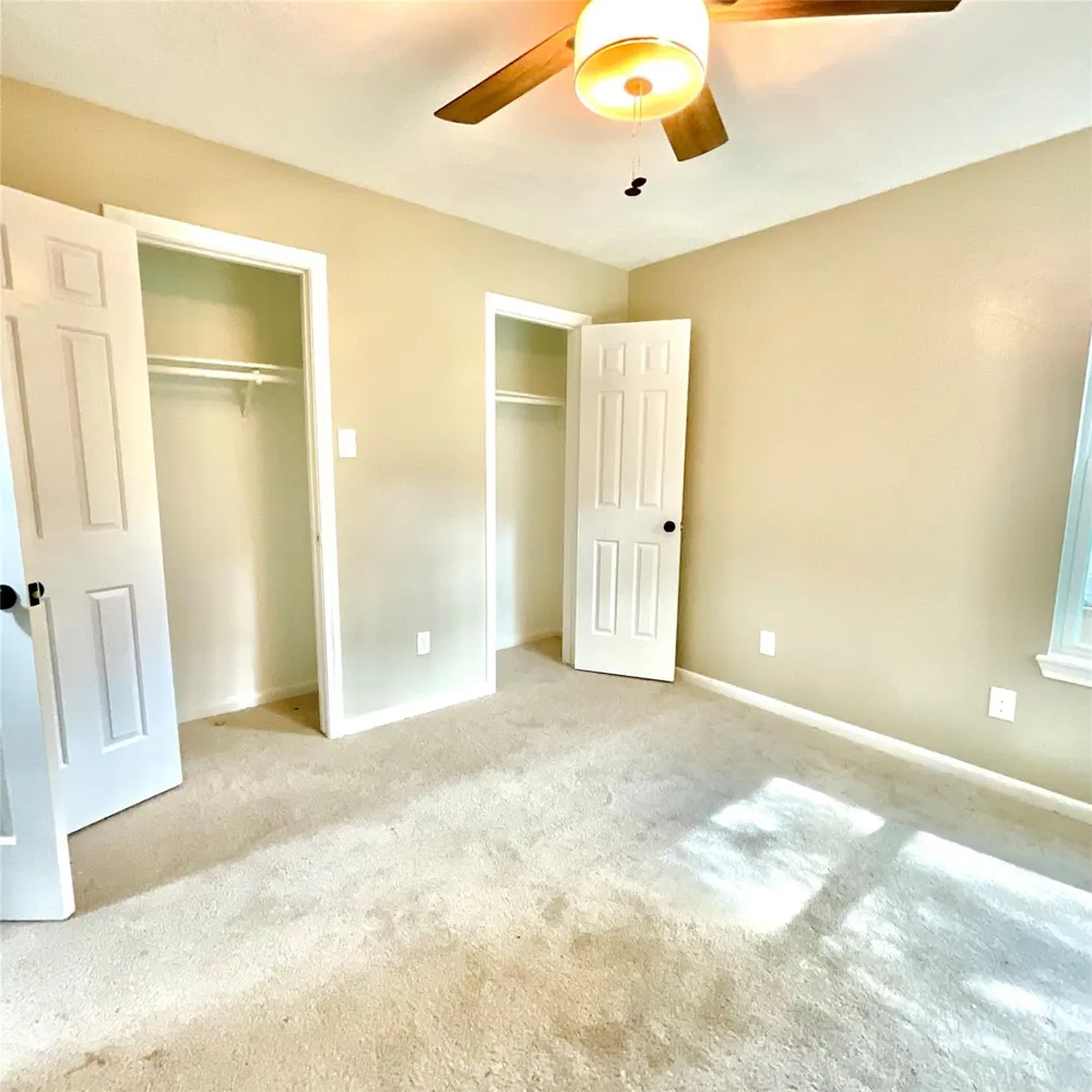 122 April Wind Drive E Conroe, TX 77356