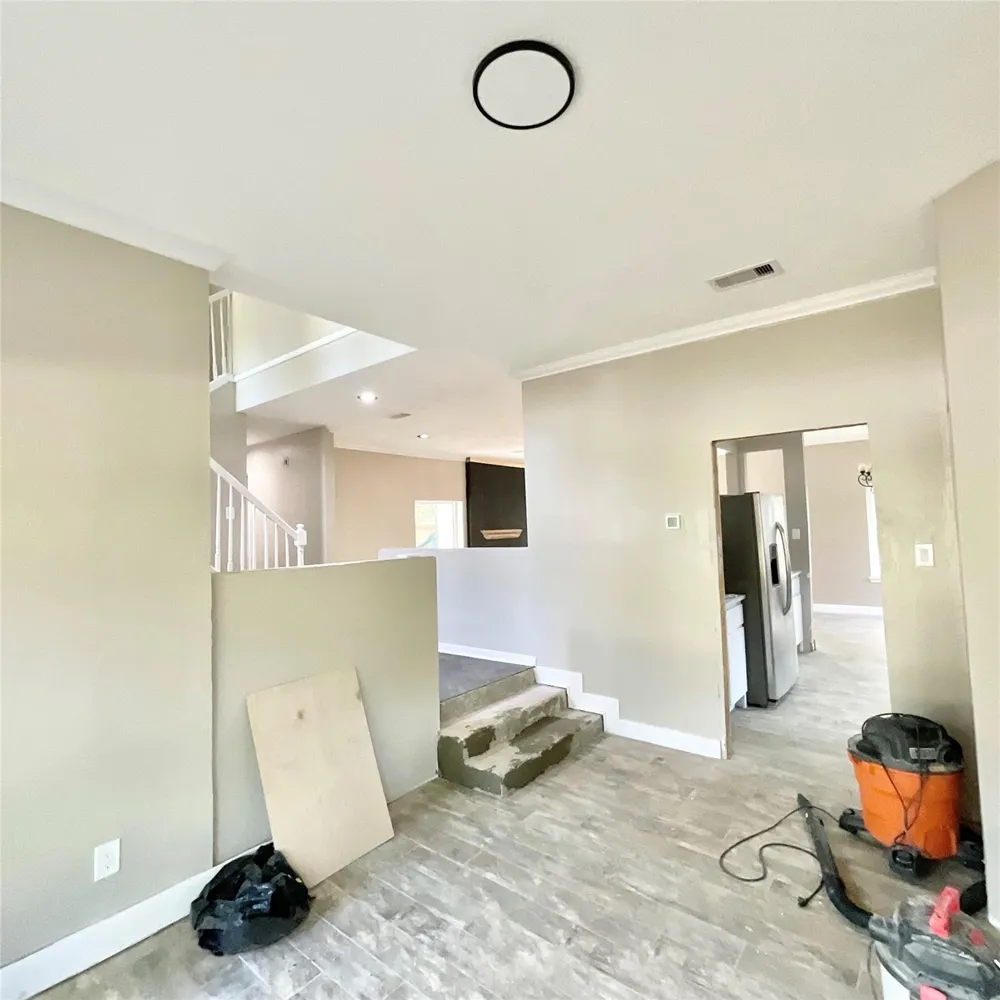 122 April Wind Drive E Conroe, TX 77356