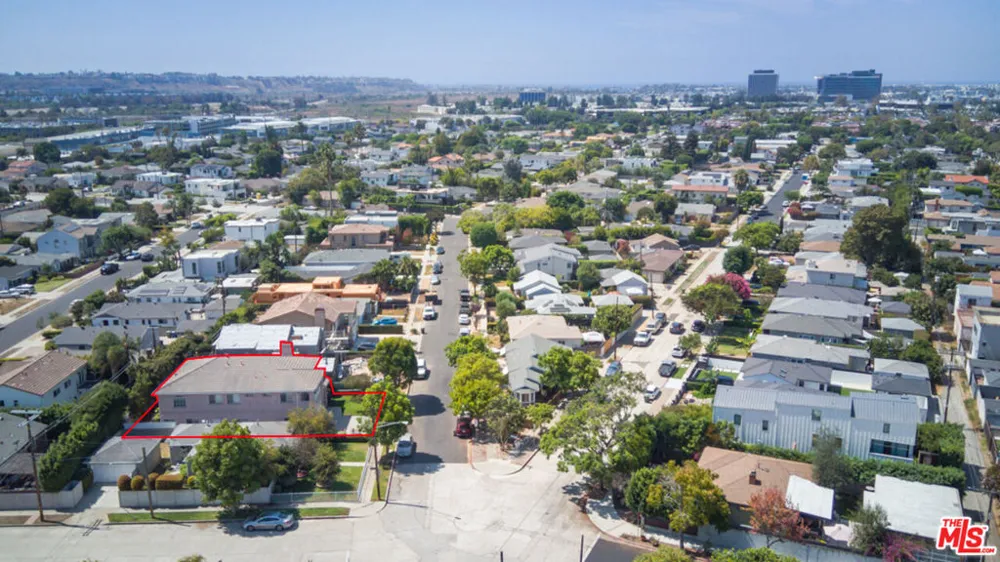12610 Bonaparte Avenue Los Angeles, CA 90066