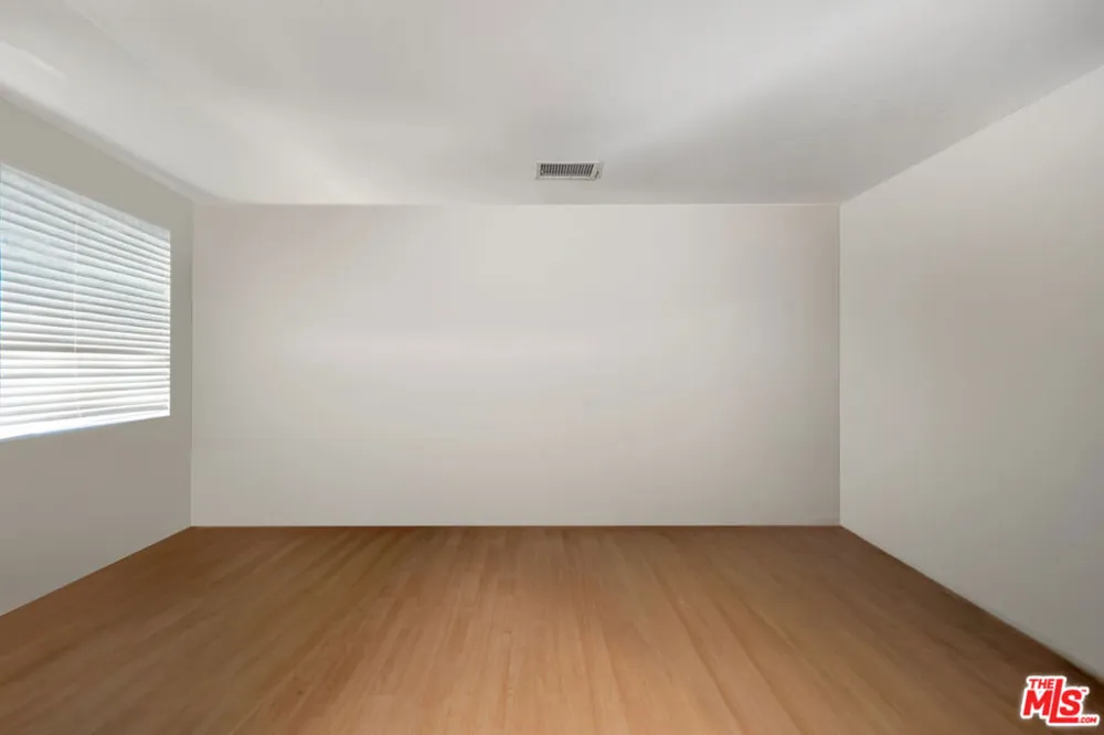 12610 Bonaparte Avenue Los Angeles, CA 90066