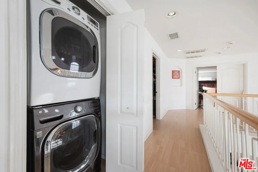 12610 Bonaparte Avenue Los Angeles, CA 90066