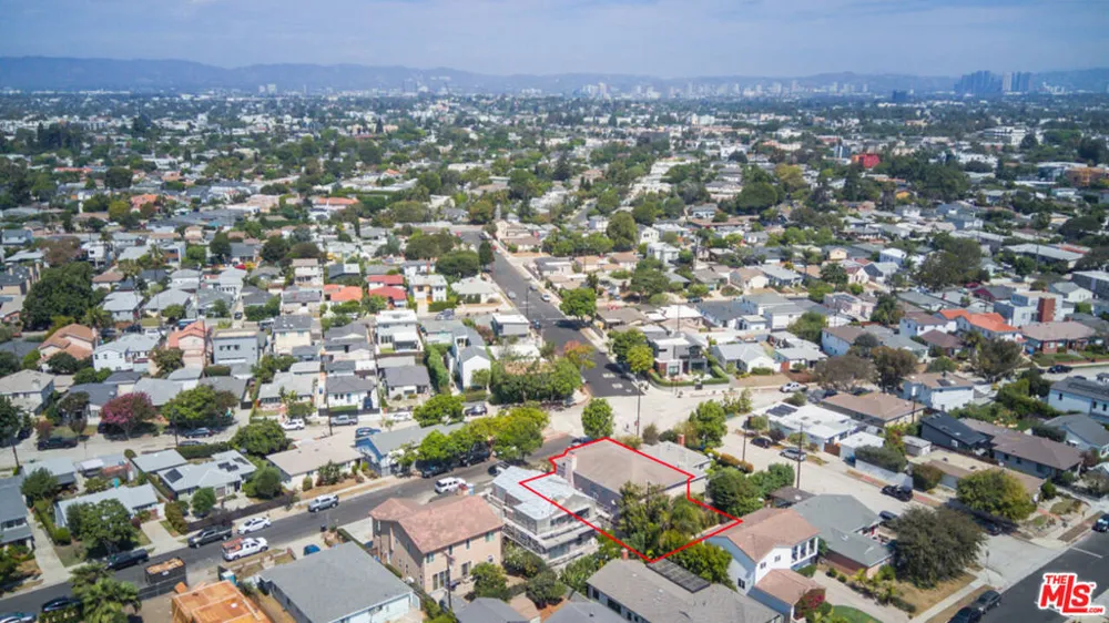 12610 Bonaparte Avenue Los Angeles, CA 90066