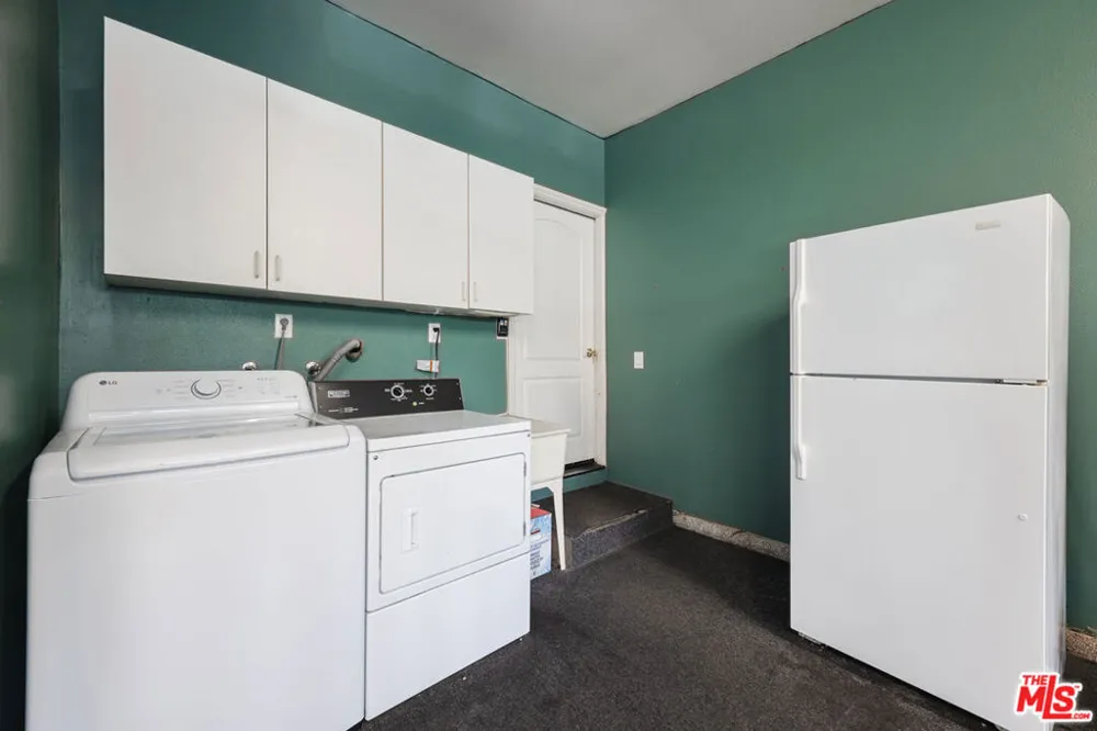 12610 Bonaparte Avenue Los Angeles, CA 90066