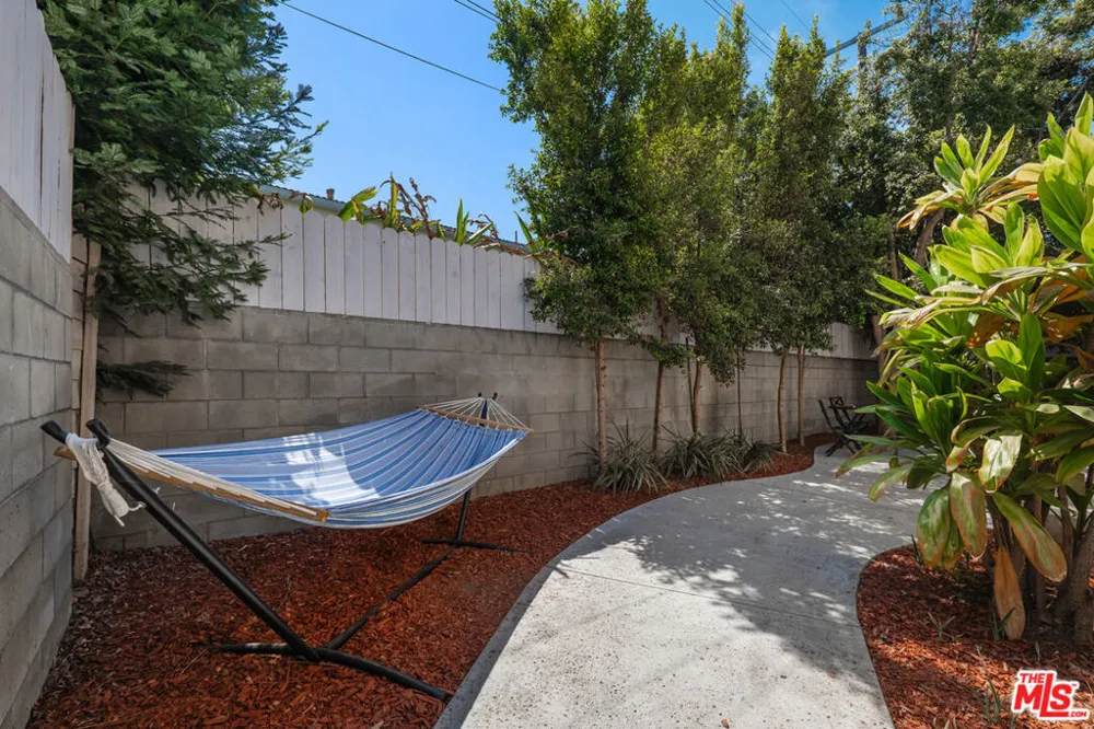 12610 Bonaparte Avenue Los Angeles, CA 90066