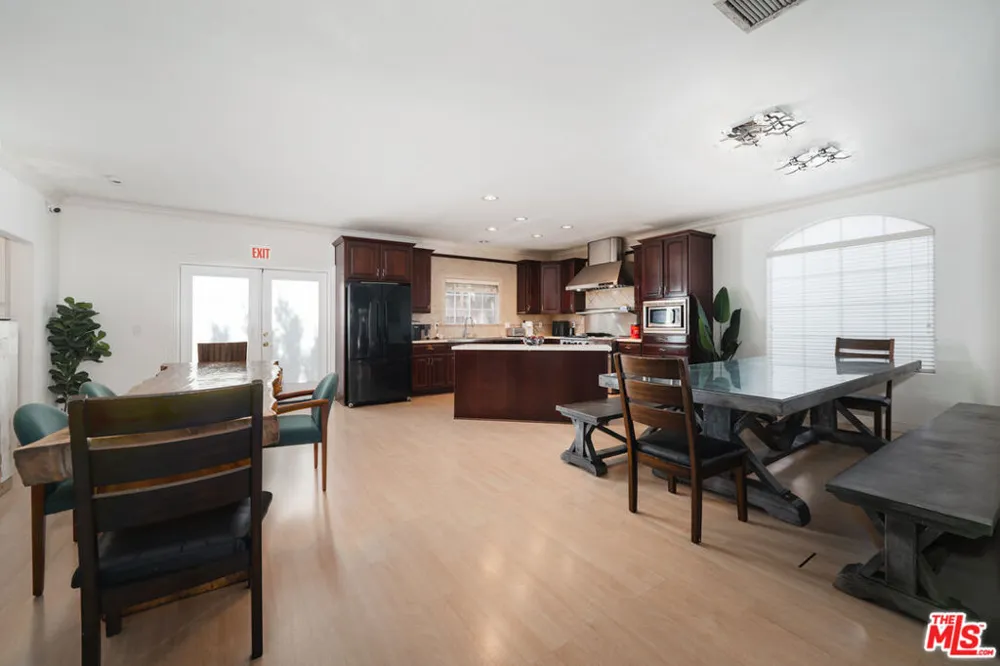 12610 Bonaparte Avenue Los Angeles, CA 90066