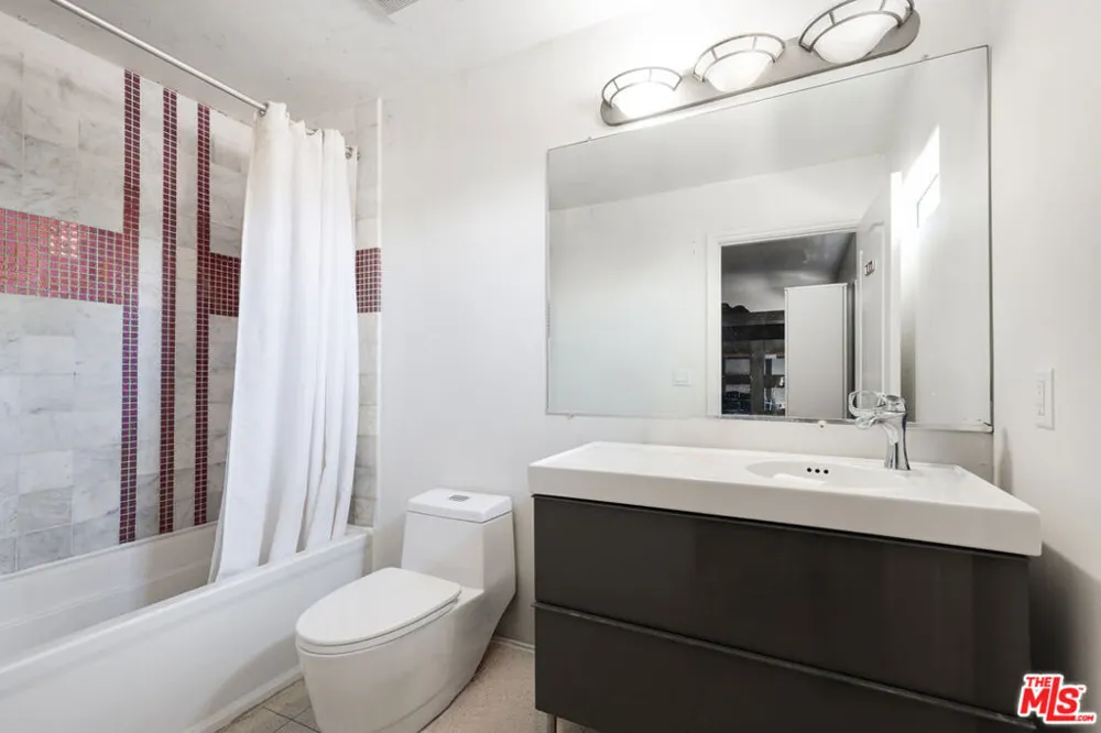 12610 Bonaparte Avenue Los Angeles, CA 90066