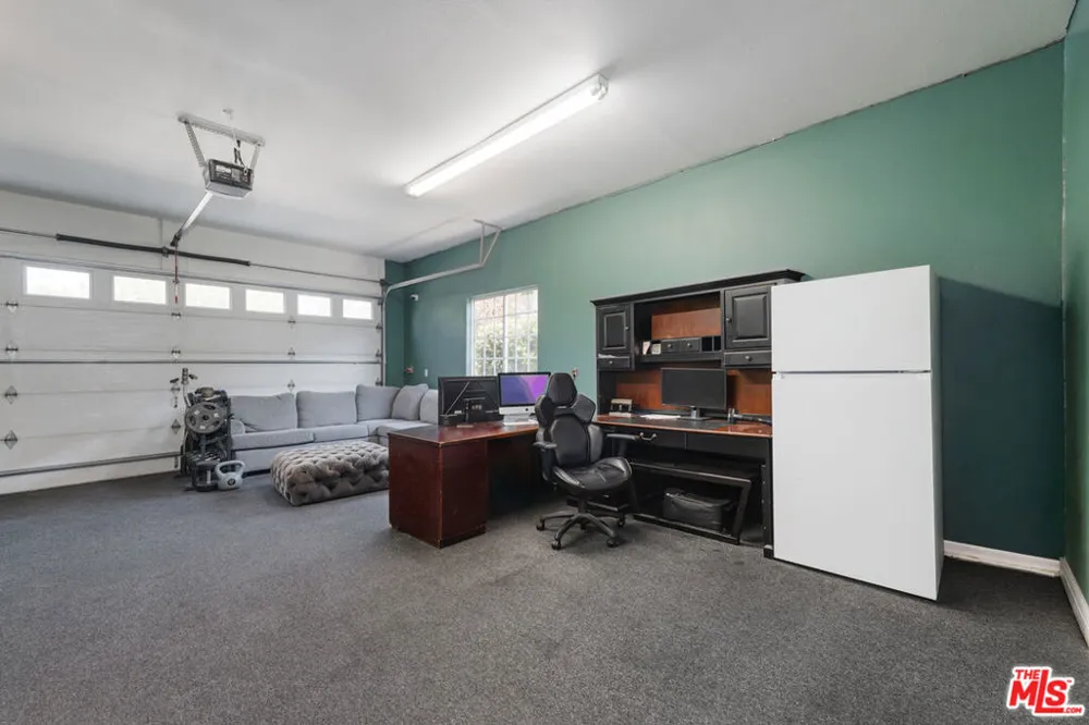 12610 Bonaparte Avenue Los Angeles, CA 90066