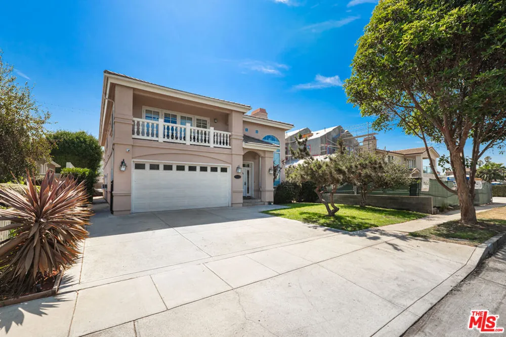 12610 Bonaparte Avenue Los Angeles, CA 90066