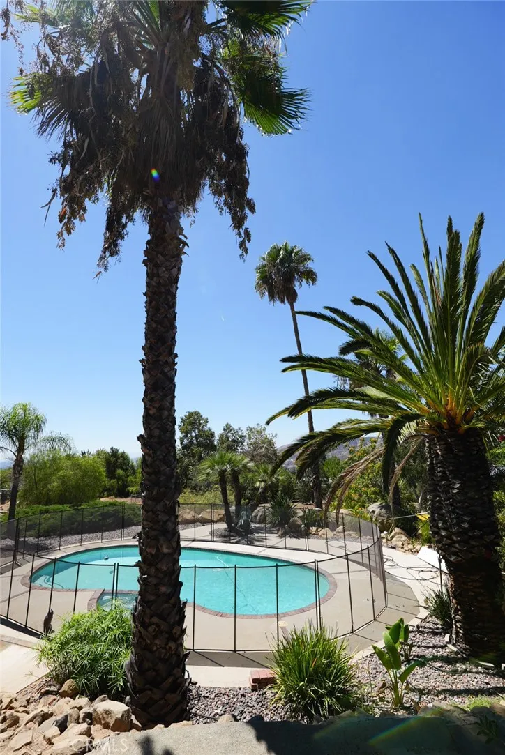 10222 Cherry Croft Dr. Yucaipa, CA 92399