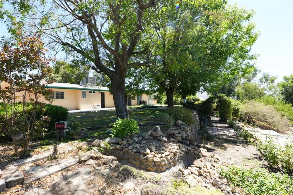10222 Cherry Croft Dr. Yucaipa, CA 92399