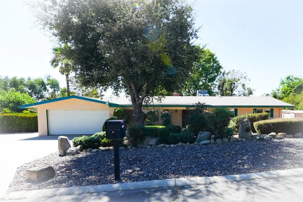 10222 Cherry Croft Dr. Yucaipa, CA 92399