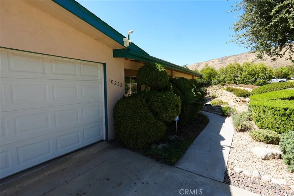 10222 Cherry Croft Dr. Yucaipa, CA 92399