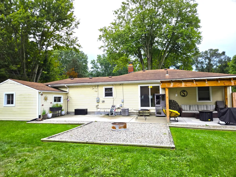 7685 Metz Drive Shelby, MI 48316