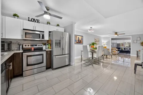 9881 Sunrise Lakes Boulevard #308